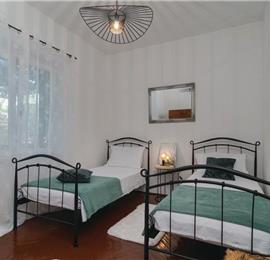 4 Bedroom Sea Front Villa with Pool in Postira, Brac Island, Sleeps 8